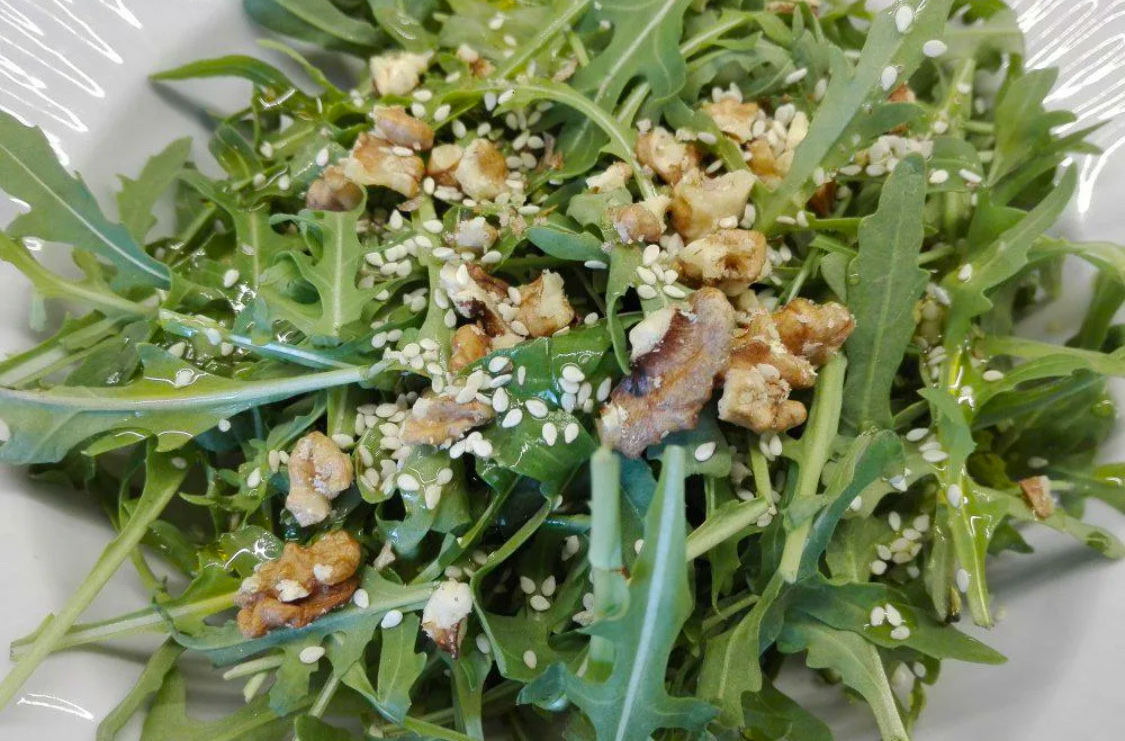 3 лучших рецепта тёплых салатов для праздничного стола