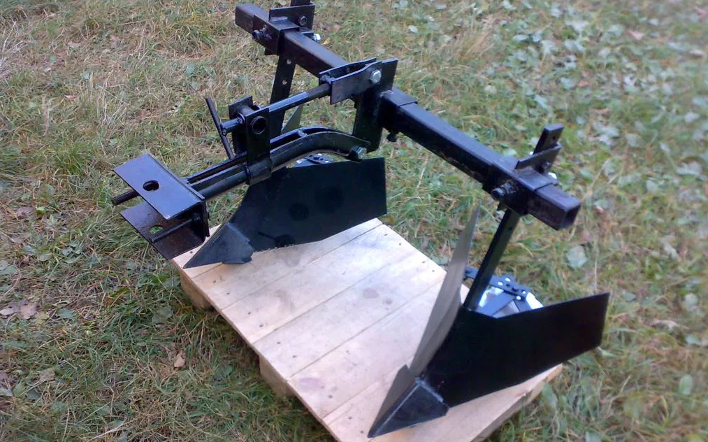 Как окучивать картошку мотоблоком