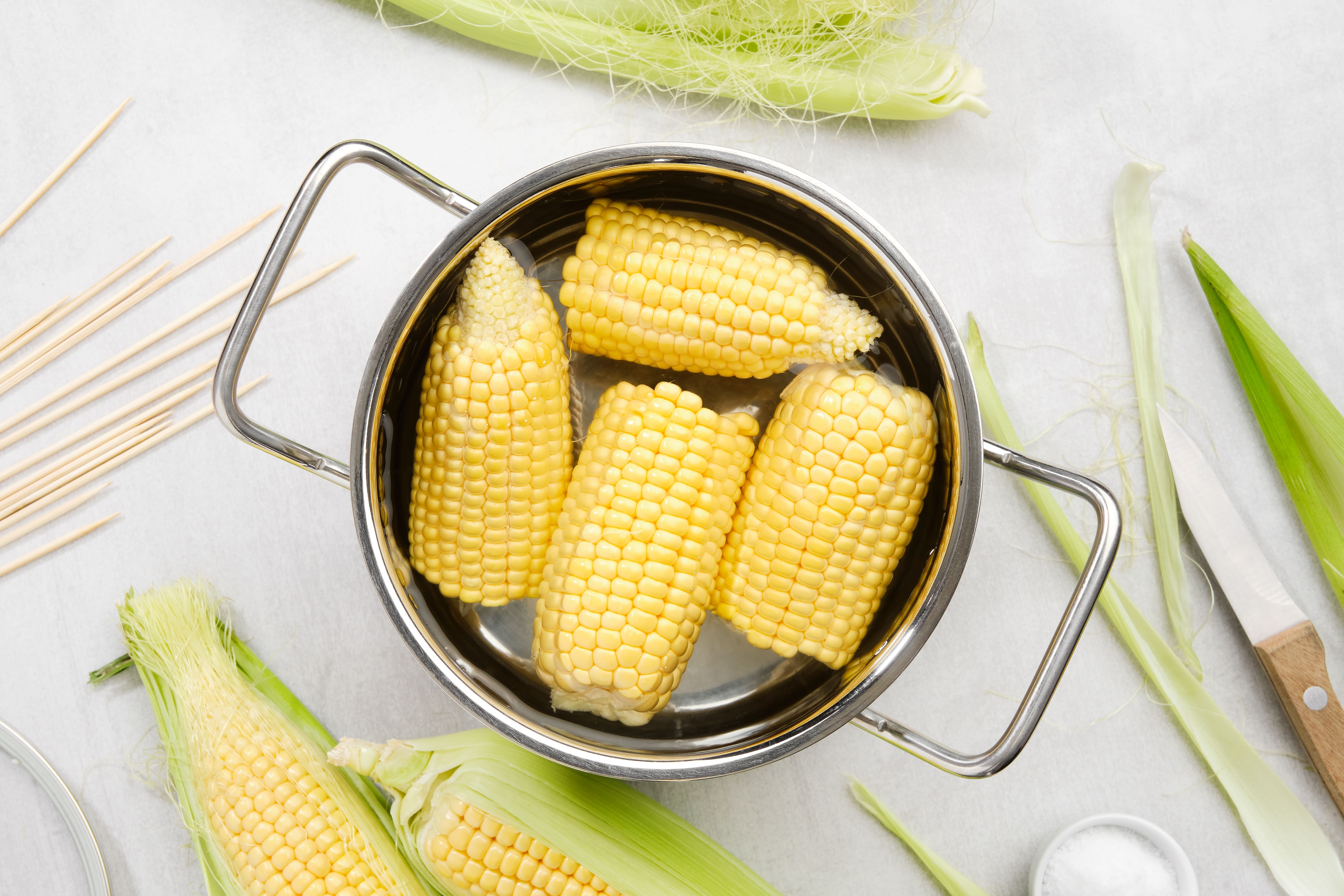 Как правильно варить кукурузу