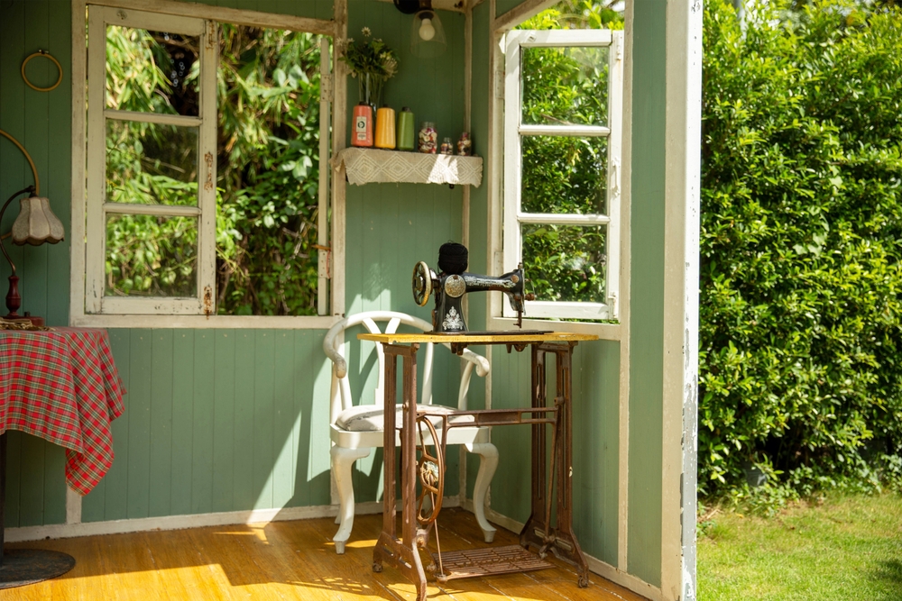 Чем недорого отделать стены на даче внутри, кроме обоев?