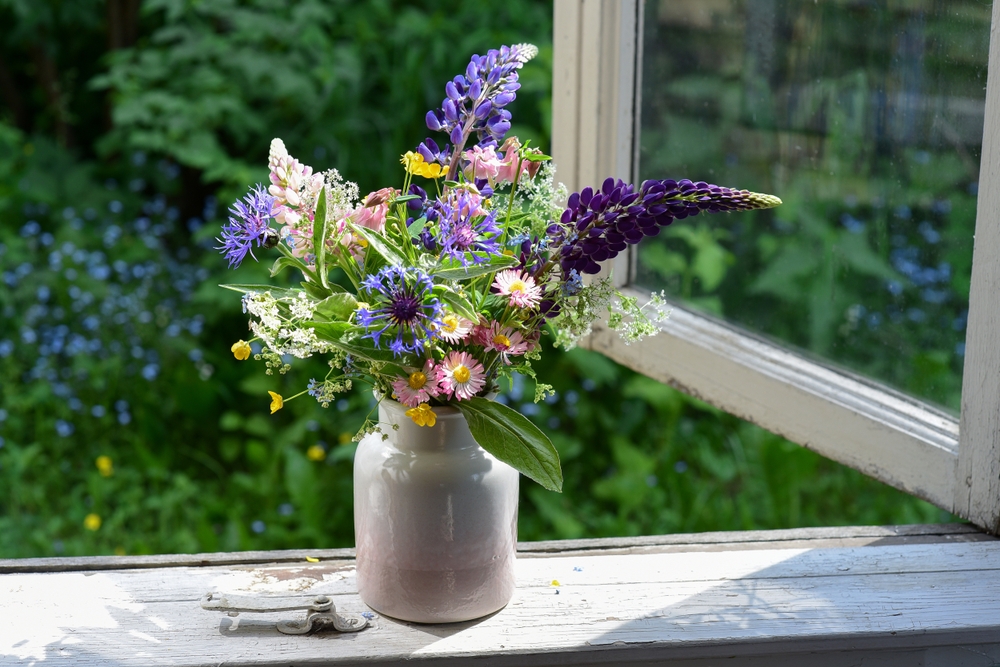 Какие цветы выбрать на Первое сентября: 10 вариантов букетов