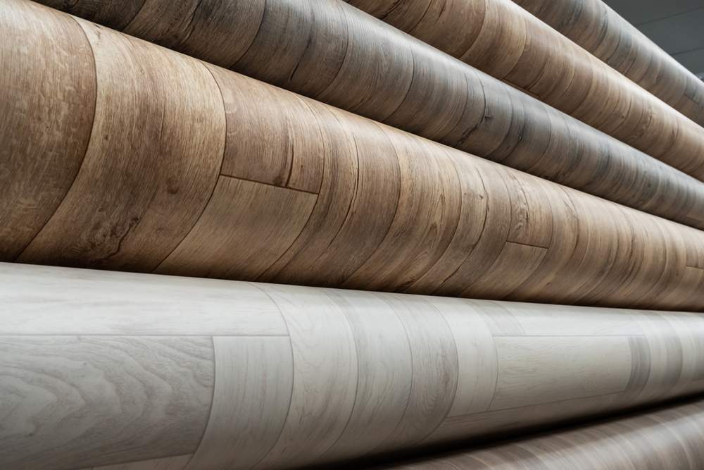 Линолеум или ламинат - что лучше в частном доме?