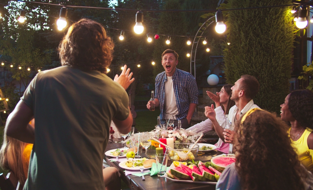 Что делать, если соседи шумят ночью: 7 вопросов