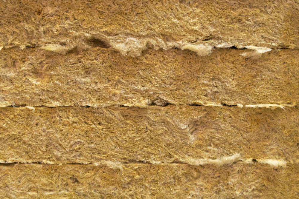 Какой утеплитель лучше для стен каркасного дома: 5 вариантов