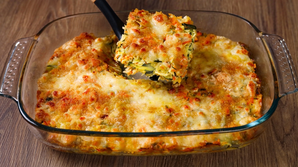 Как долго можно хранить  новогодние блюда: оливье, холодец, красную икру и другие