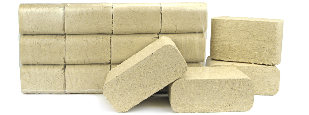 Можно ли топить баню топливными брикетами: правила розжига