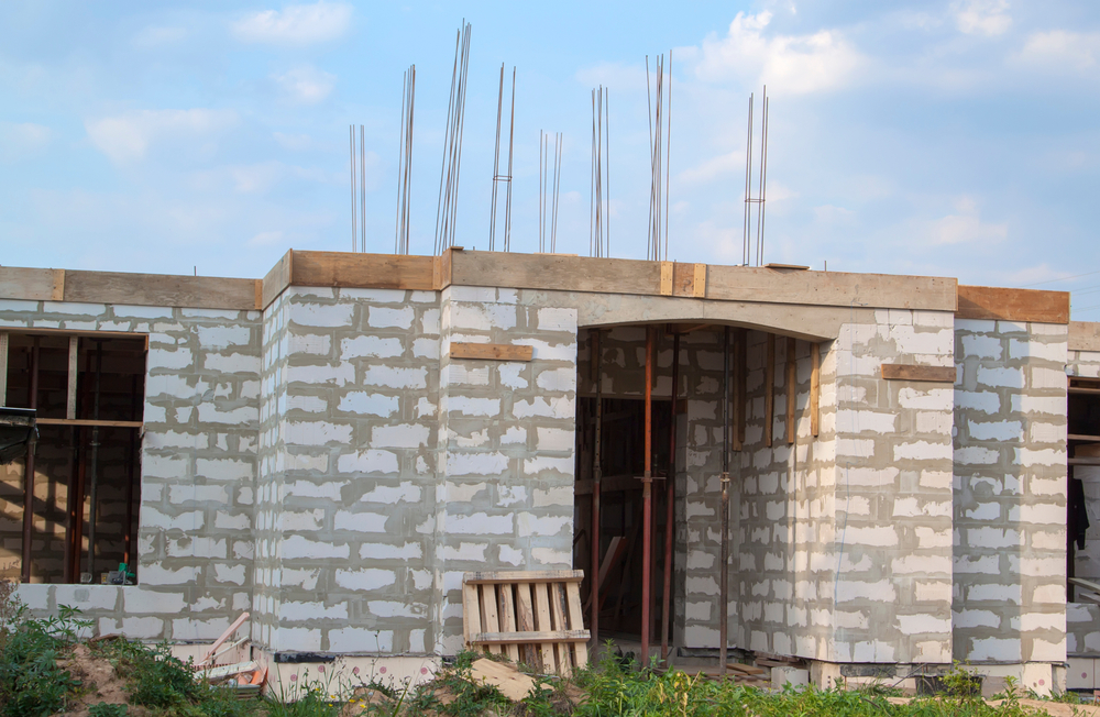 Керамзитоблок или газоблок – что лучше для строительства дома