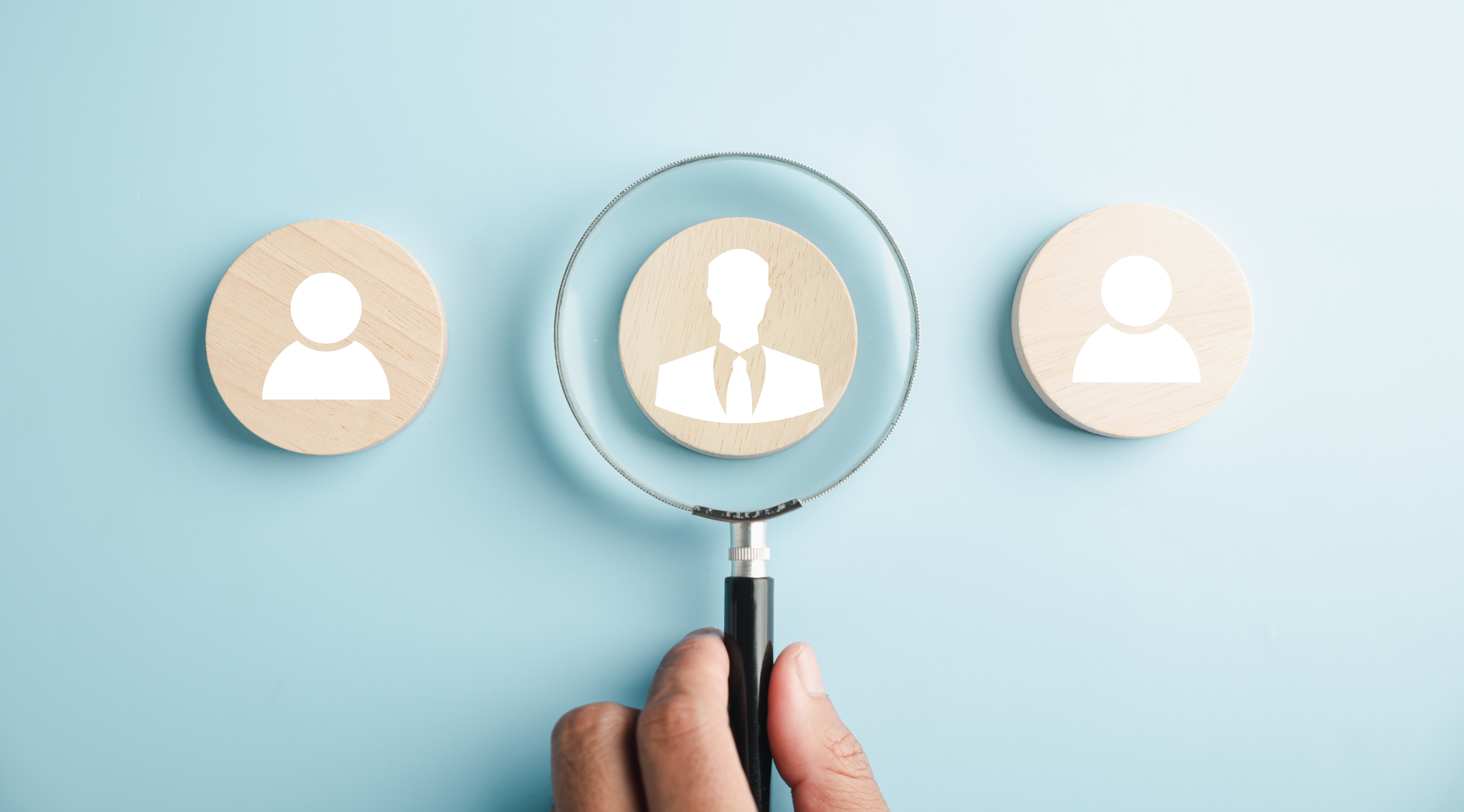 Как пенсионеру записаться к врачу через Госуслуги в 2026 году