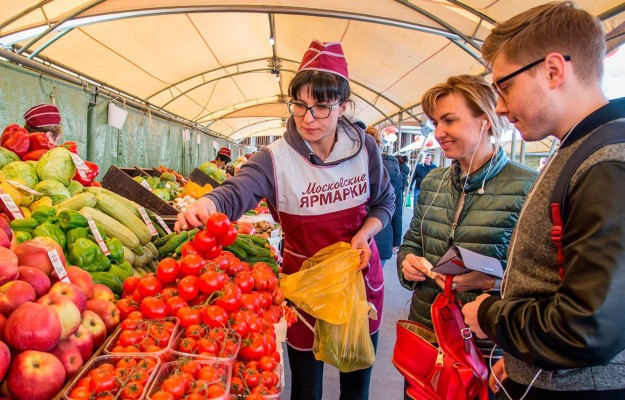 В Москве досрочно открылись фермерские ярмарки выходного дня