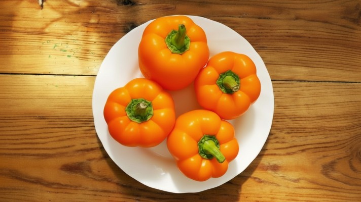 20 лучших сортов и гибридов оранжевых перцев для выращивания в 2026 году