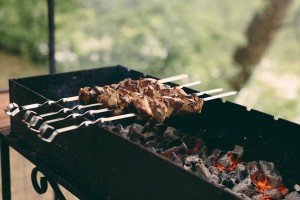 Как выбрать мангал и правильно его установить