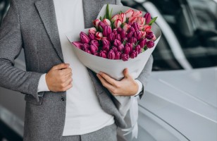 Сколько будет стоить купить цветы в Москве на праздники