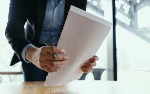Участники СВО смогут получить документы из ЕГРН за полцены