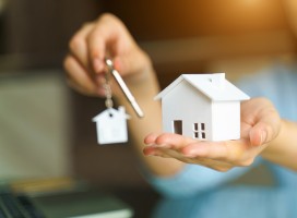 На Госуслугах появилась инструкция по купле-продаже недвижимости