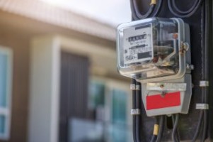 Сколько стоит провести свет на участок и куда обращаться