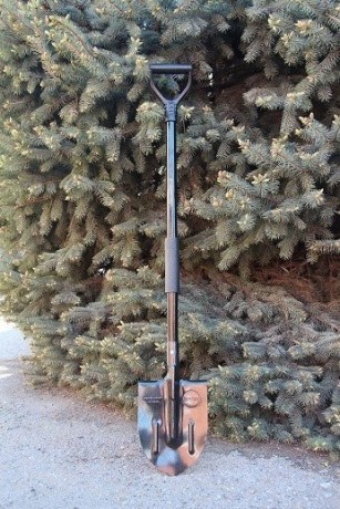 Лопата штыковая садовая ЗЕВС с черенком длинной 122 см и весом 1.25 кг, рельсовая сталь