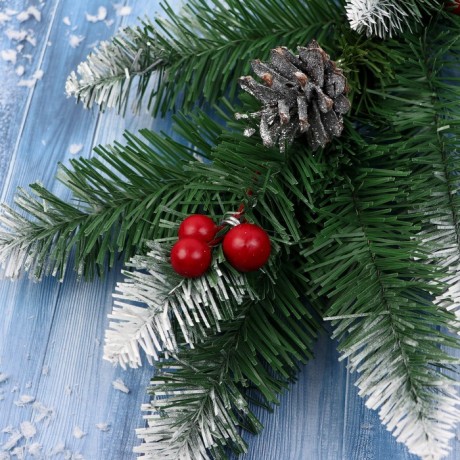 Ветка искусственная декоративная "Рождевственская" шишки золото -ягоды 40 см